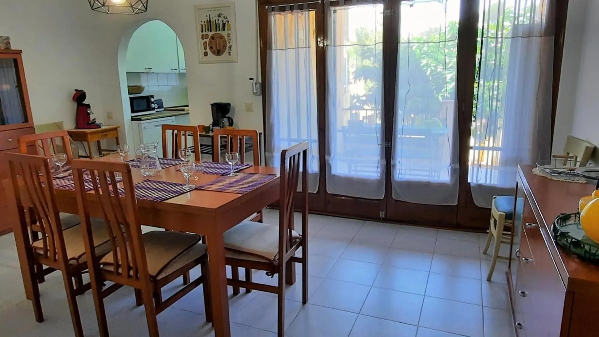 Apartamento En Llanca Con Terraza, Bbq Y Cerca De Playas Y Actividades - Es-170-25 0*,  İspanya