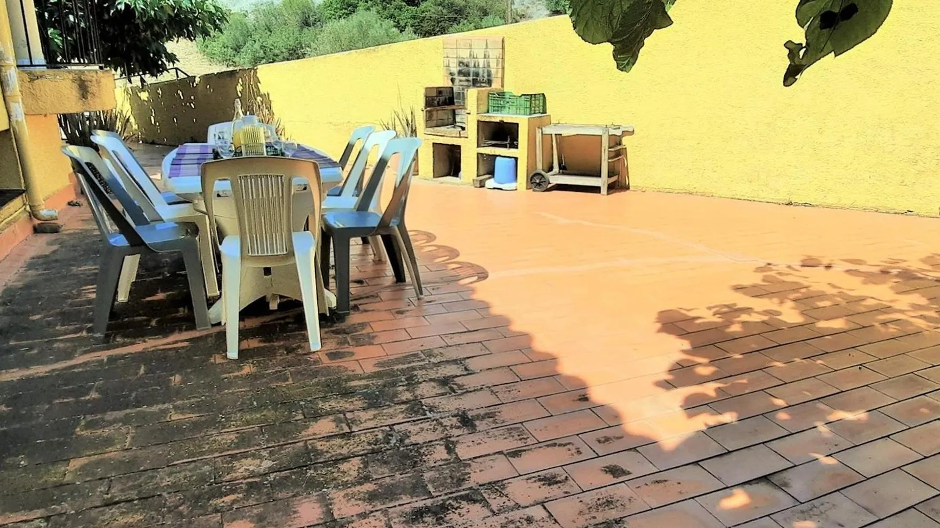 Apartamento En Llanca Con Terraza, Bbq Y Cerca De Playas Y Actividades - Es-170-25 0*,